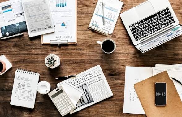 10 Essential Workplace Skills to Build a Successful Career